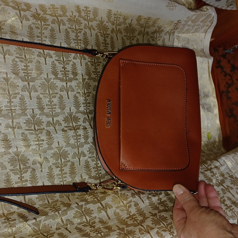 Steve Madden Shoulder Bag w. Adjustable Strap